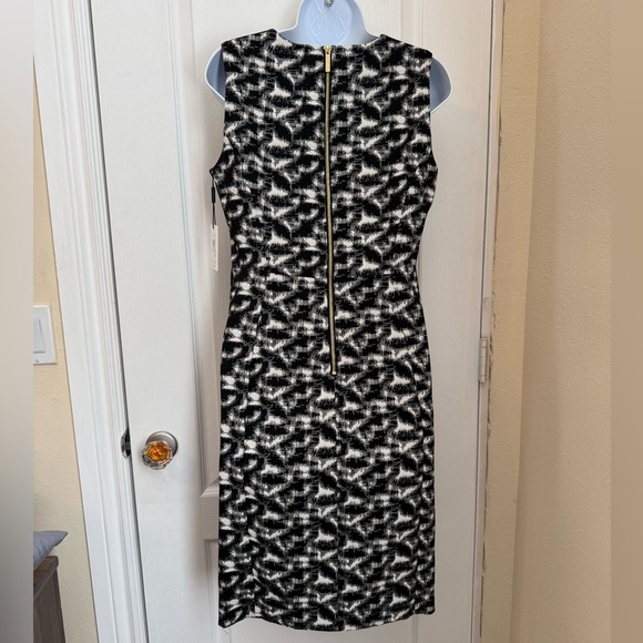 CALVIN KLEIN SHEATH DRESS. BLACK & WHITE GEOMETRIC PATTERN TEXTURED SLIMMING. - Picture 10 of 14